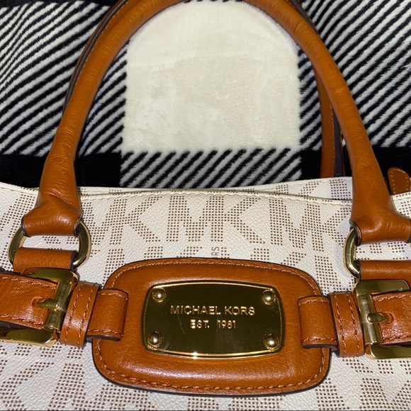 Michael Kors Hamilton Large East West Tote - Picture 2 of 8